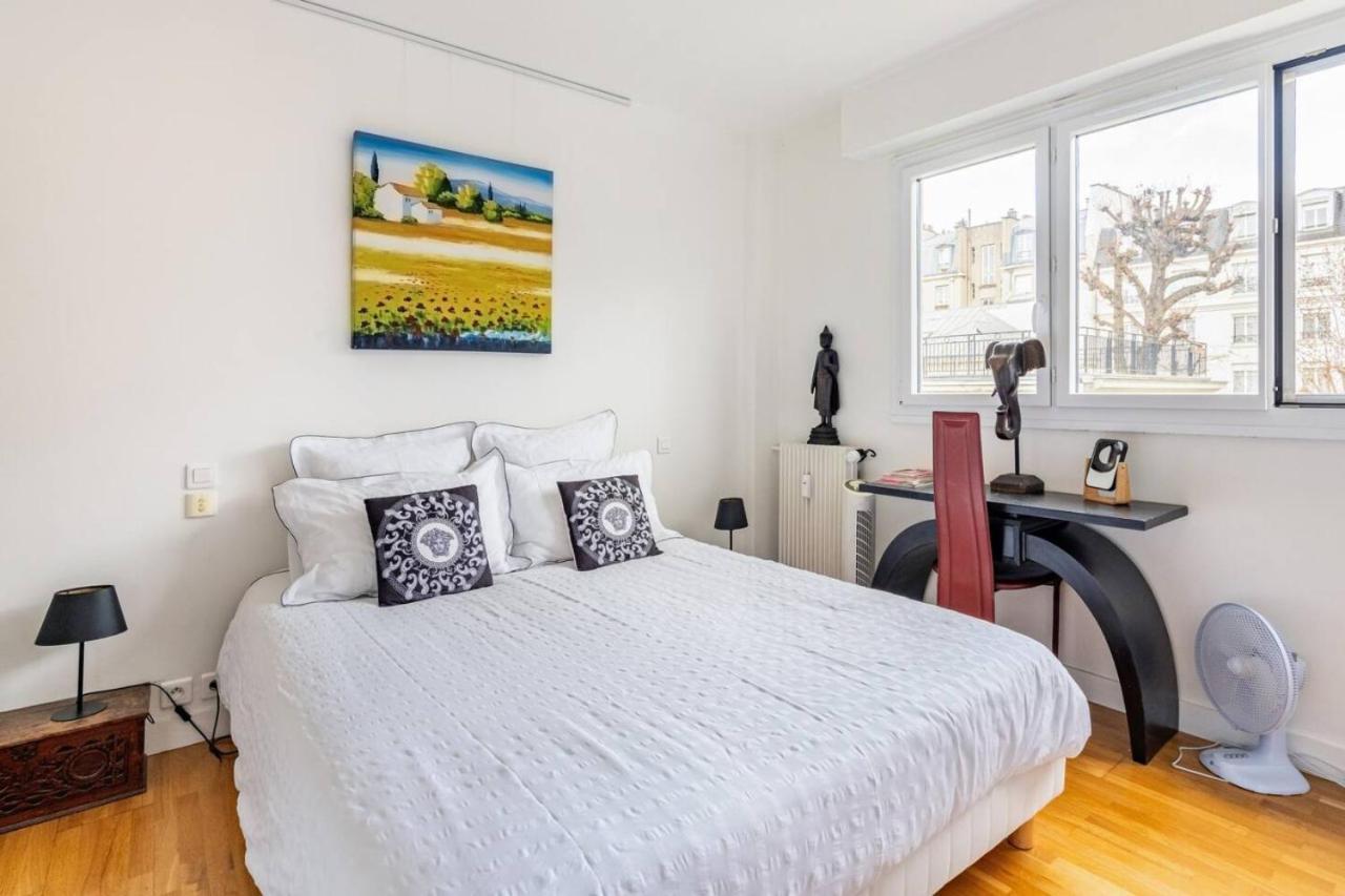 Private Bedrooms Near Eiffel Tower Paris Extérieur photo